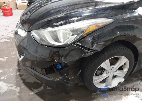 2016 Hyundai Elantra Value Edition z USA, uszkodzony, nr VIN KMHDH4AE4GU553373